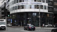 злотых) и дружественный подход КНФ и Национального банка Польши к планам реструктуризации банков Царнецкого